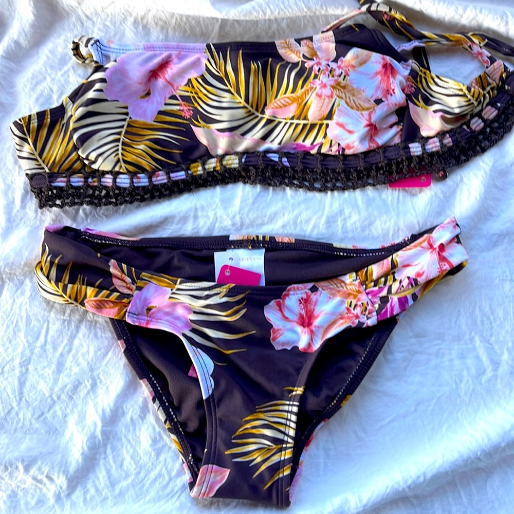 Xhileration NWT bikini suit